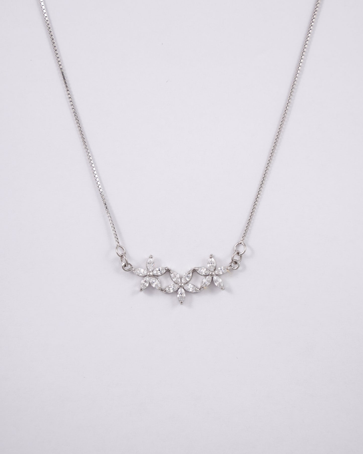 Silver Tres Flower Pendants