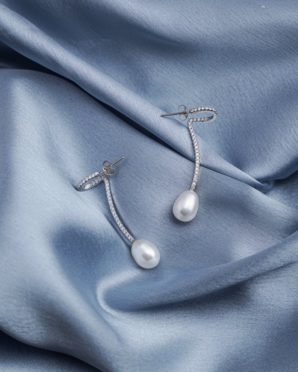 Moonlight Pearls Silver Earrings