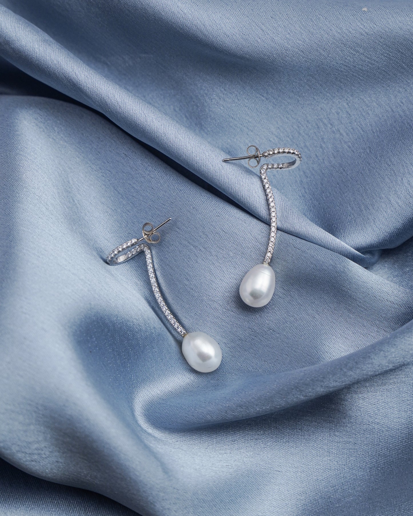 Moonlight Pearls Silver Earrings