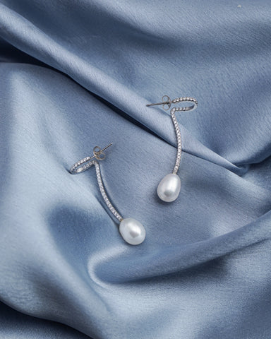 Moonlight Pearls Silver Earrings