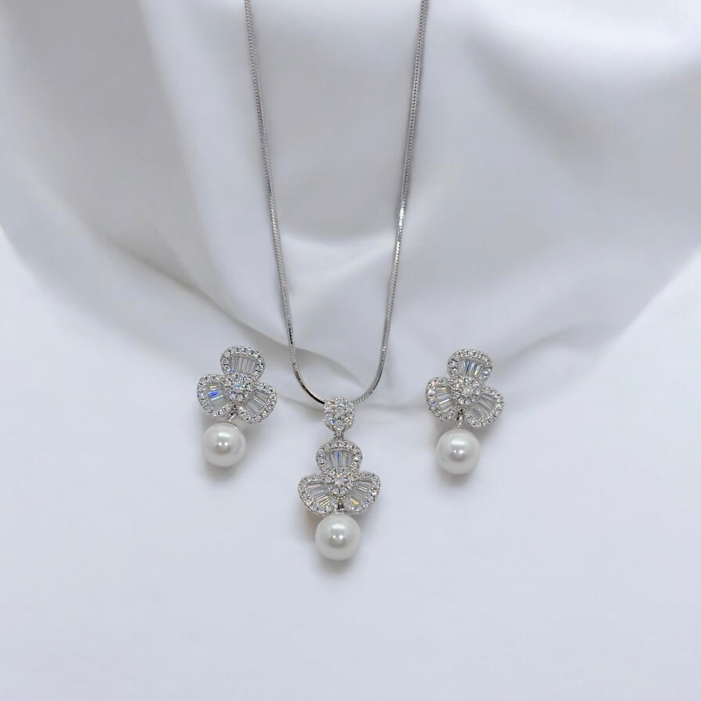Pure Silver Graceful Pearl Shine Pendant Earring Set