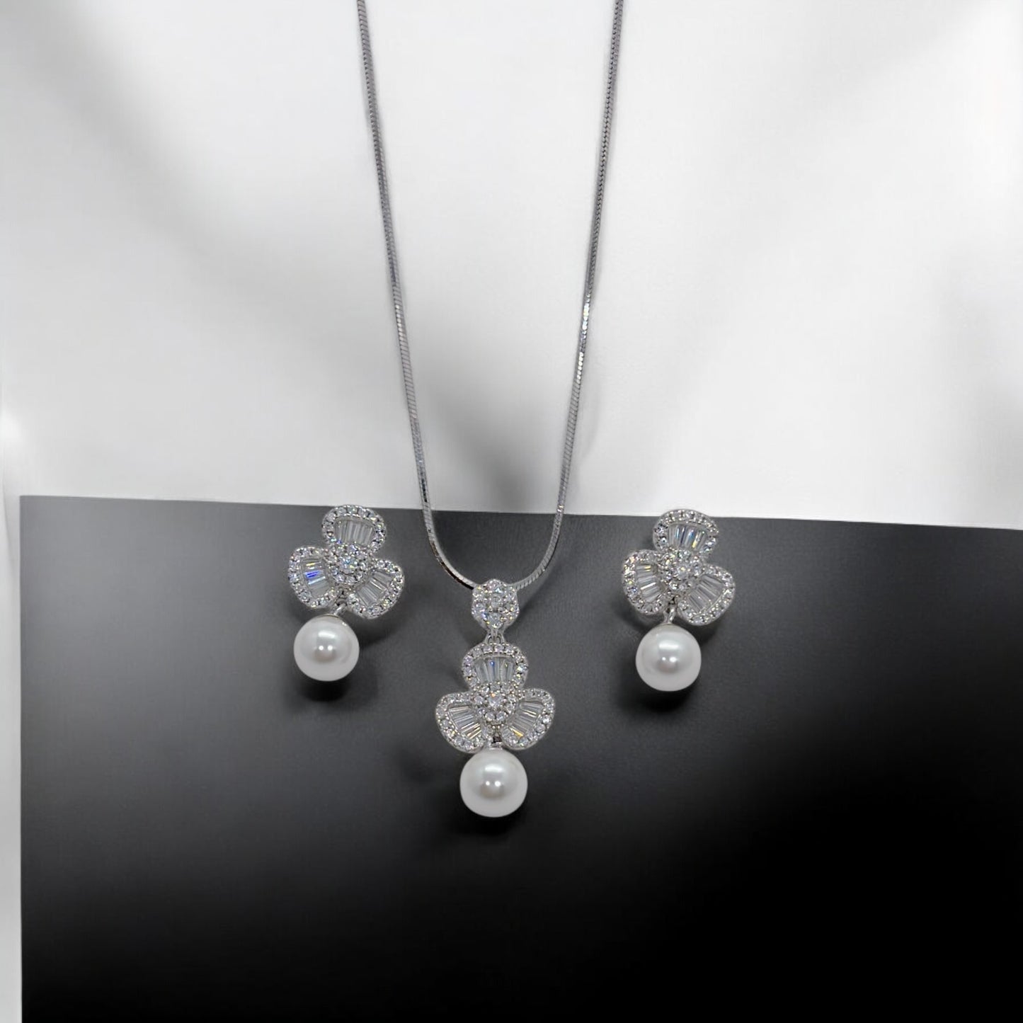 Pure Silver Graceful Pearl Shine Pendant Earring Set