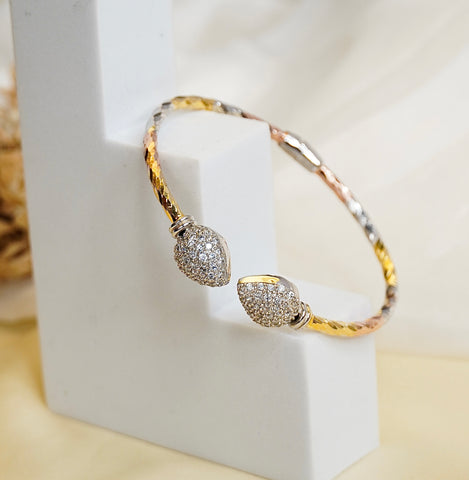 Enchant & Twirl Oval Charm Bracelet