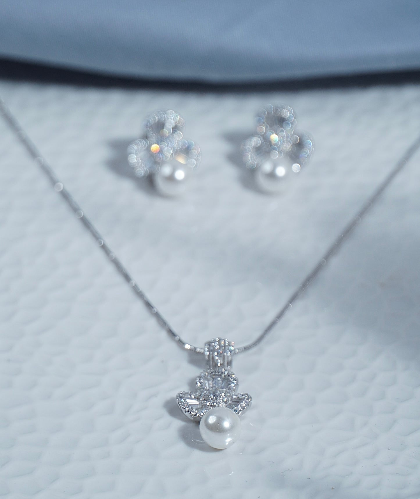 Pure Silver Graceful Pearl Shine Pendant Earring Set